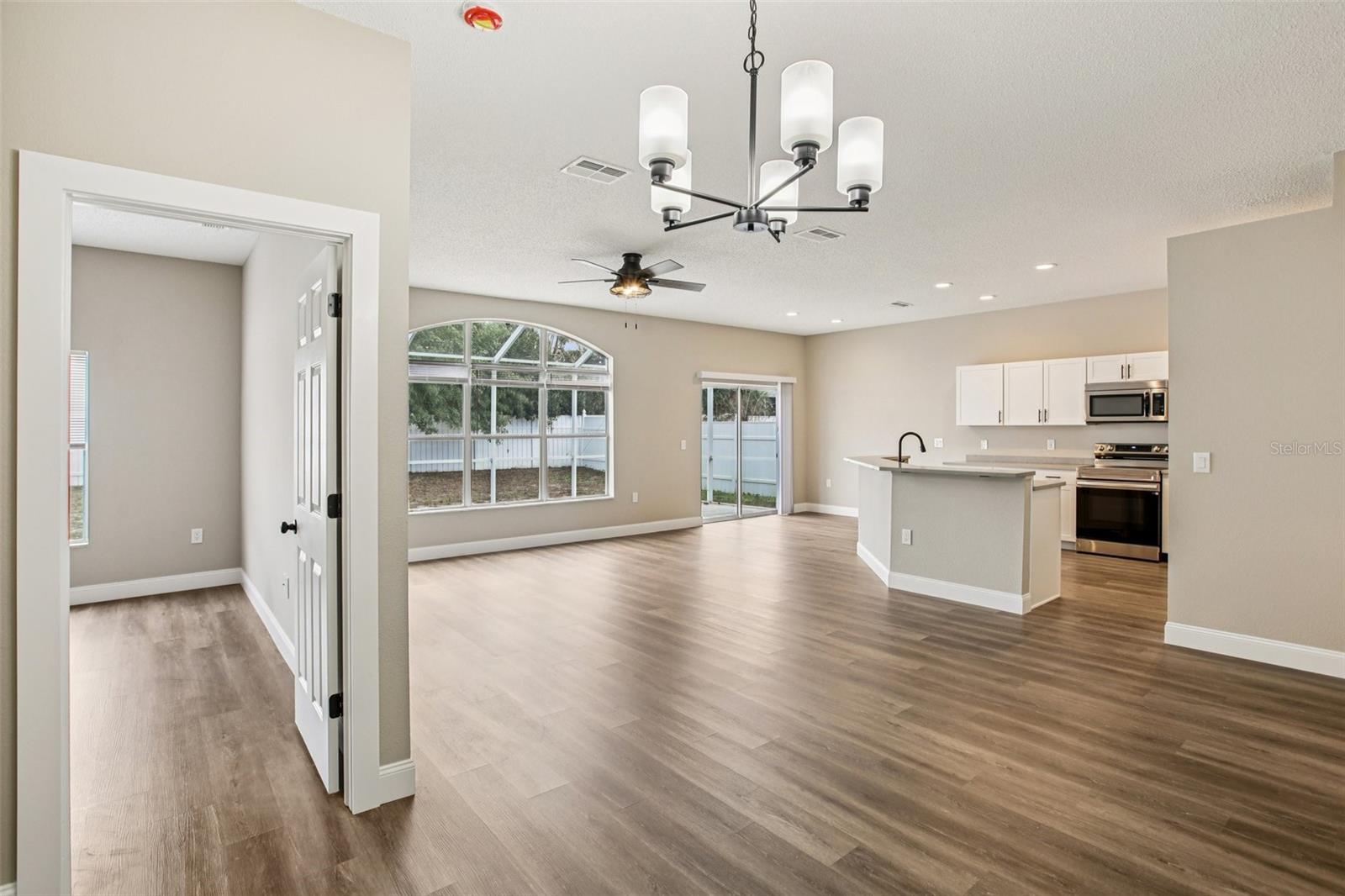 Image 13 of 49 For 2700 Sierra Vista Way