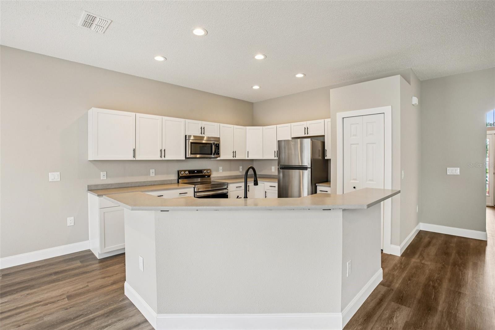 Image 14 of 49 For 2700 Sierra Vista Way