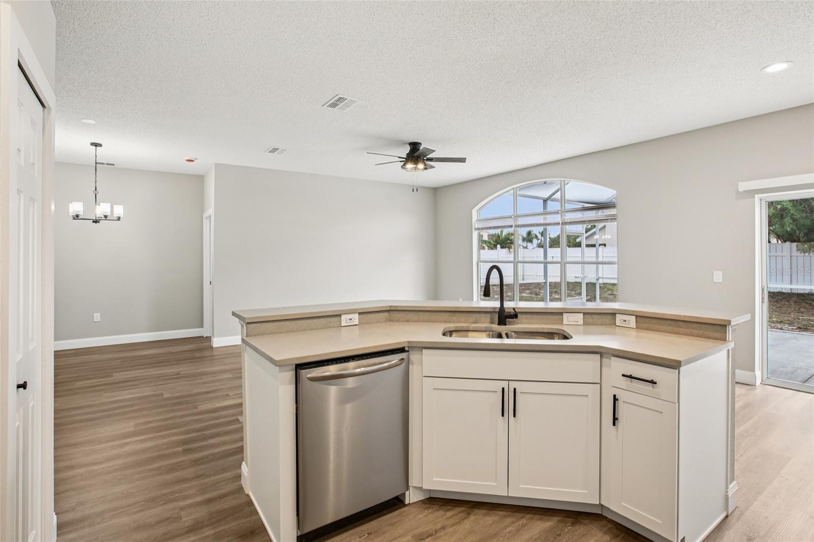 Image 16 of 49 For 2700 Sierra Vista Way