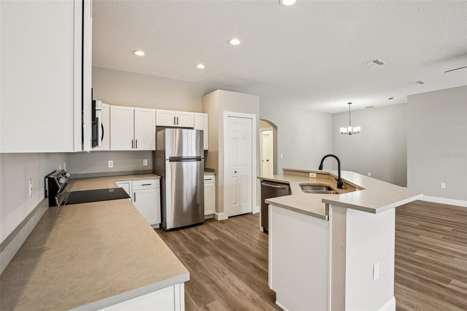 Image 18 of 49 For 2700 Sierra Vista Way