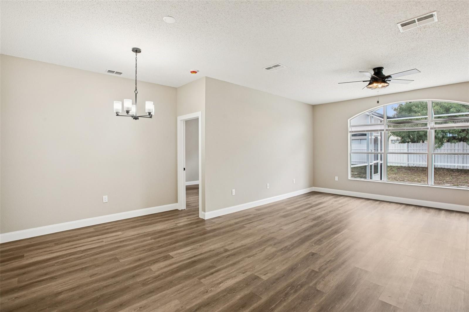 Image 7 of 49 For 2700 Sierra Vista Way