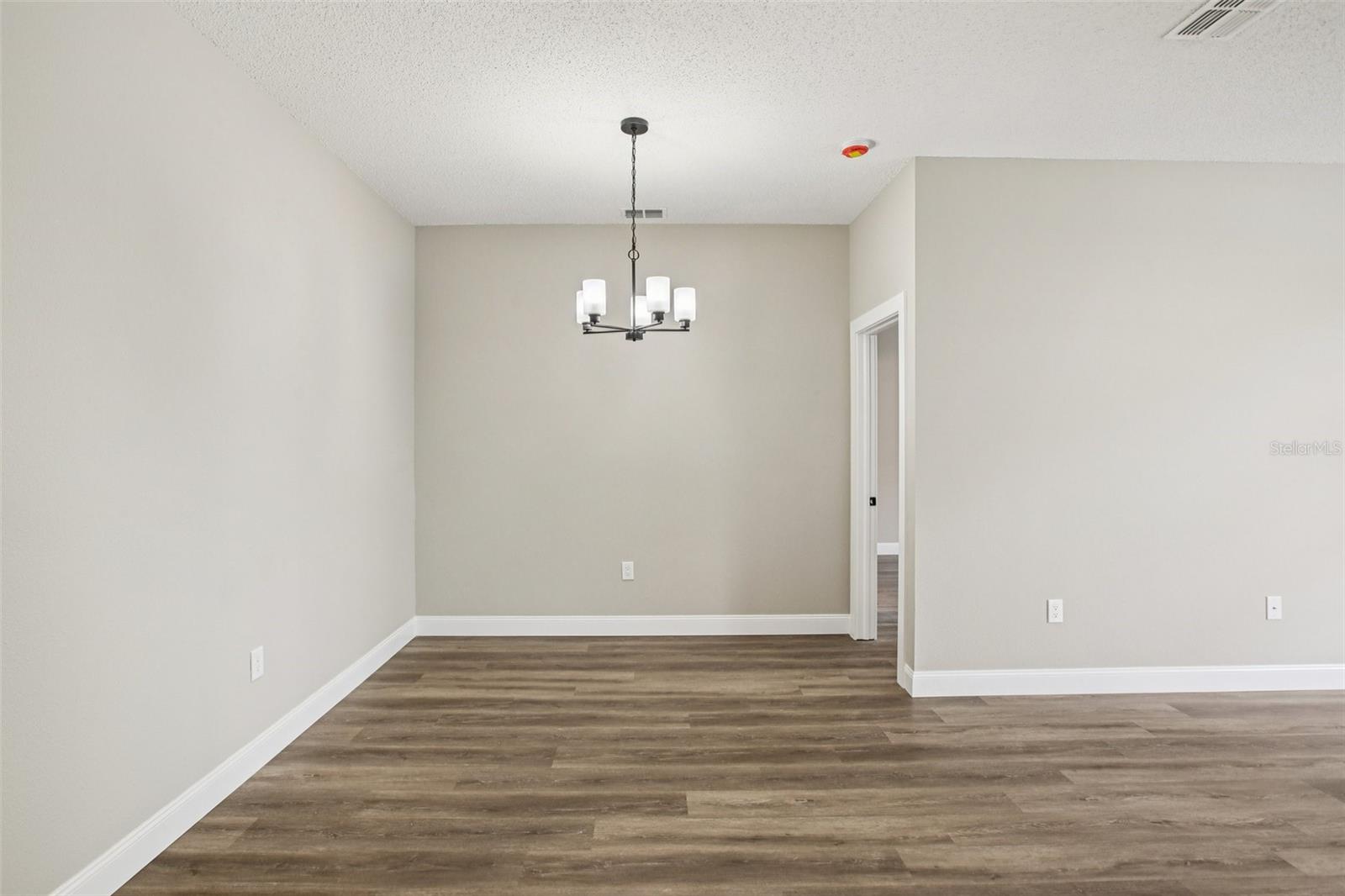 Image 8 of 49 For 2700 Sierra Vista Way