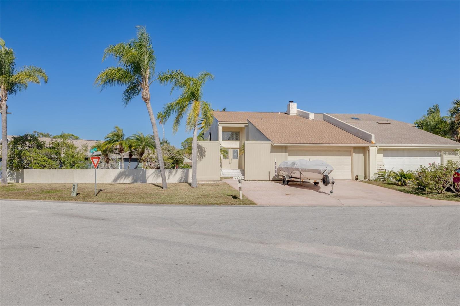 Image 9 of 42 For 4501 Garnet Drive