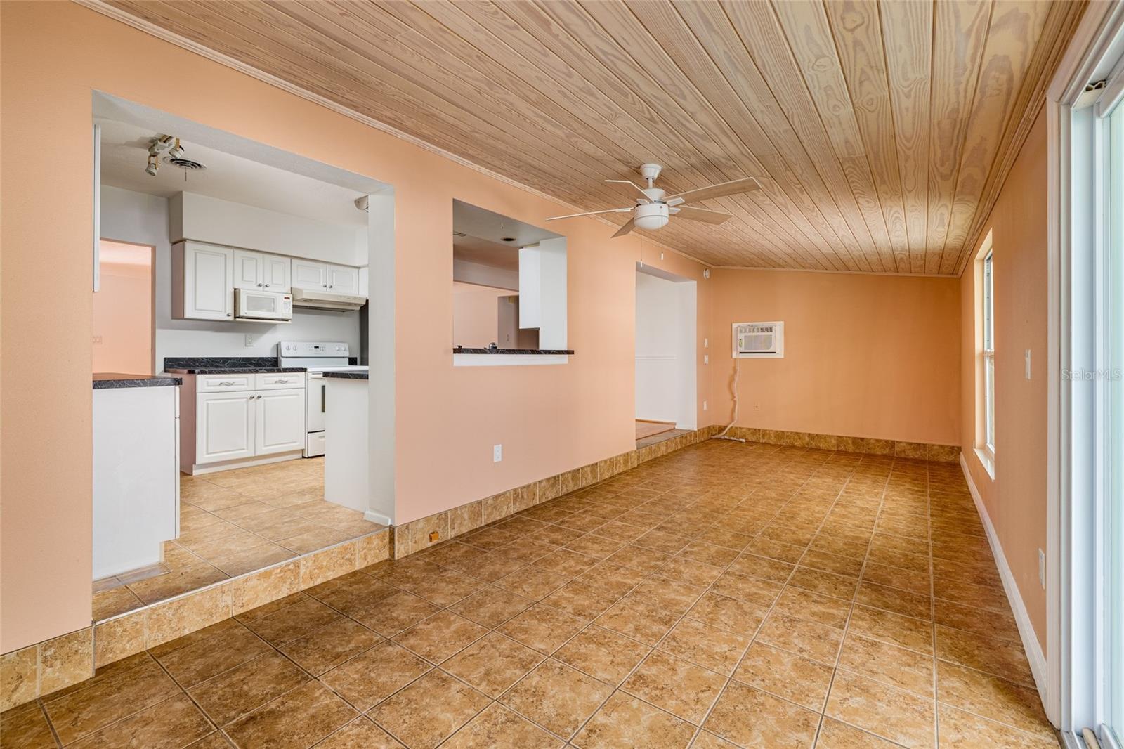 Image 14 of 44 For 13877 94th Avenue