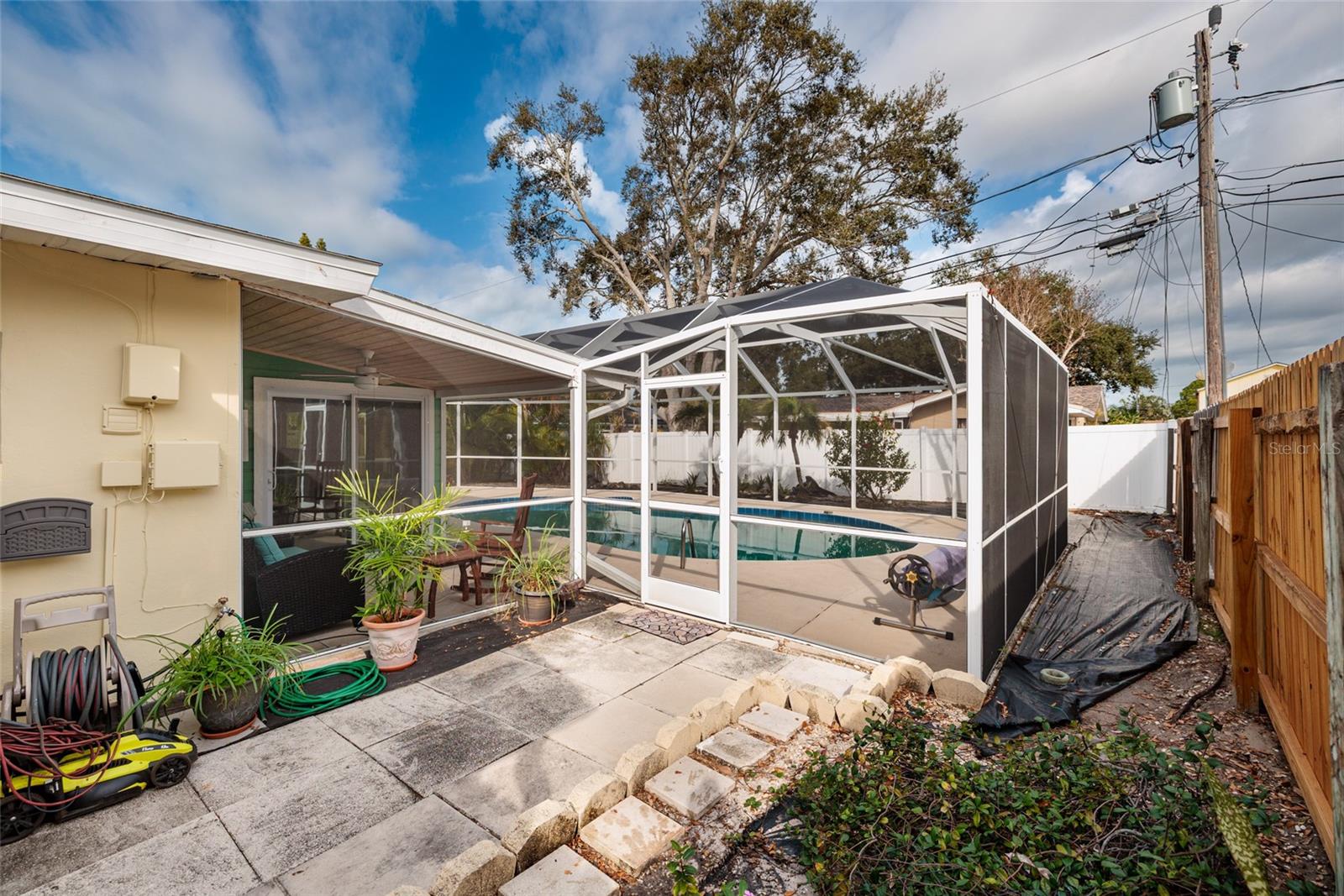 Image 25 of 44 For 13877 94th Avenue