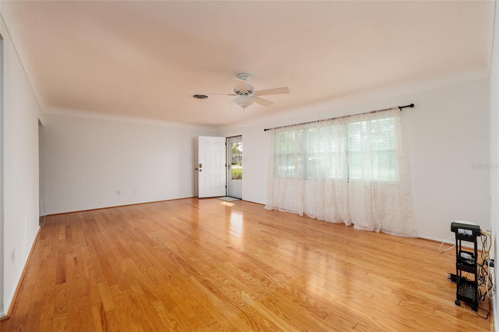 Image 6 of 44 For 13877 94th Avenue