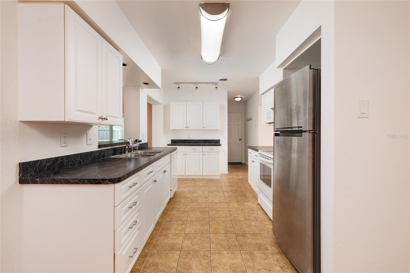 Image 9 of 44 For 13877 94th Avenue