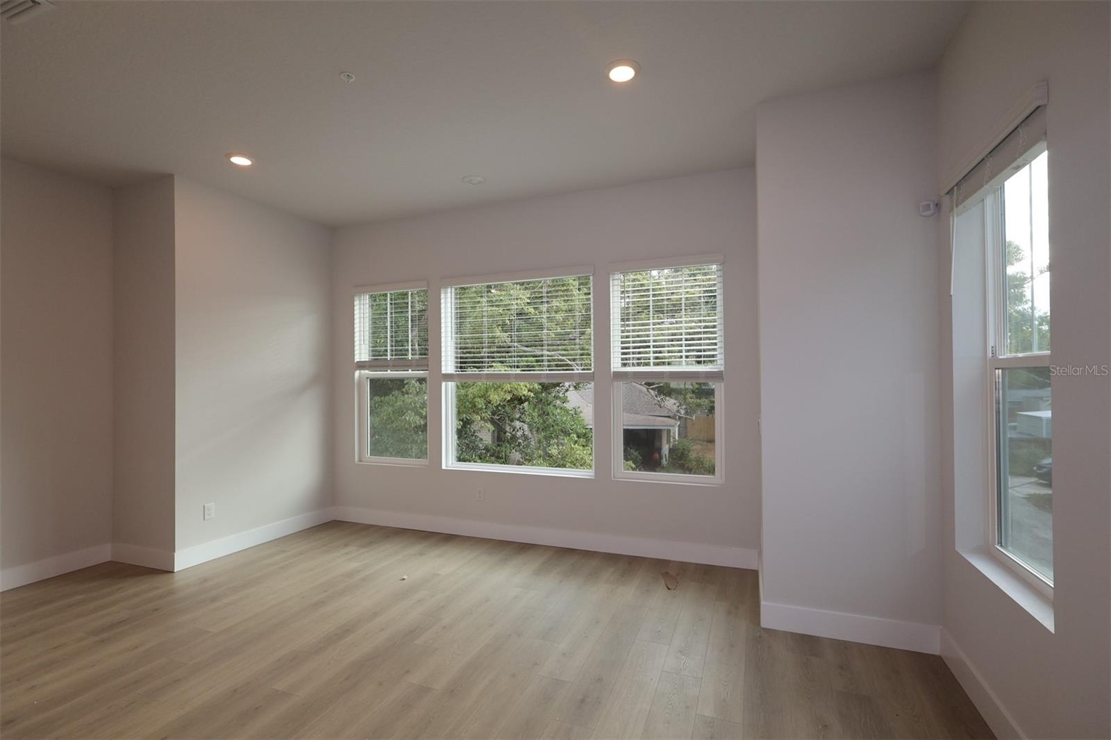 Image 9 of 42 For 6605 Nebraska Avenue 12