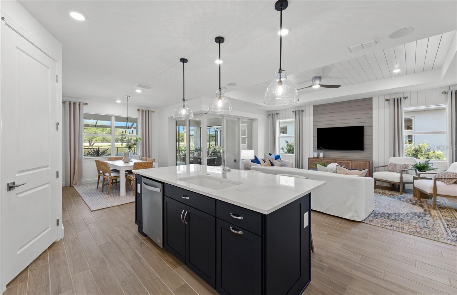 Image 7 of 23 For 6974 Minneola Court