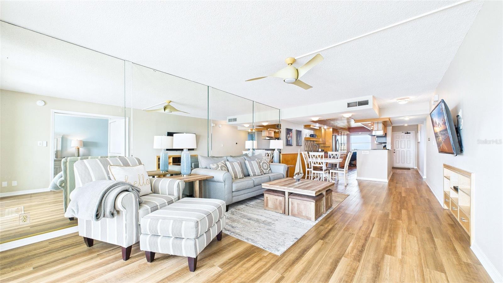 Image 17 of 40 For 2539 Gary Circle 602