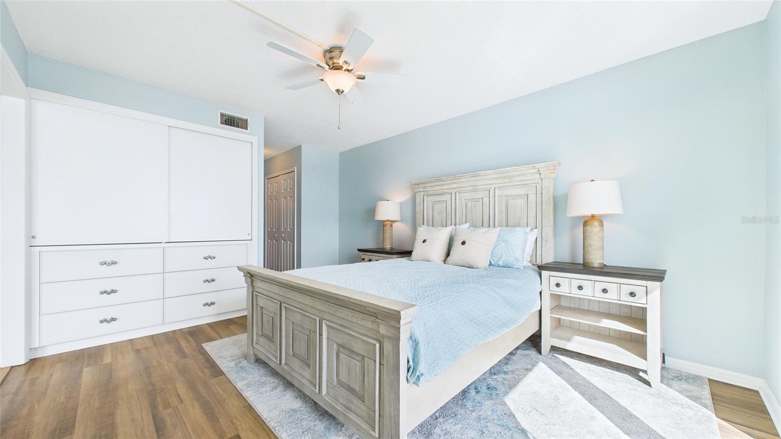 Image 19 of 40 For 2539 Gary Circle 602