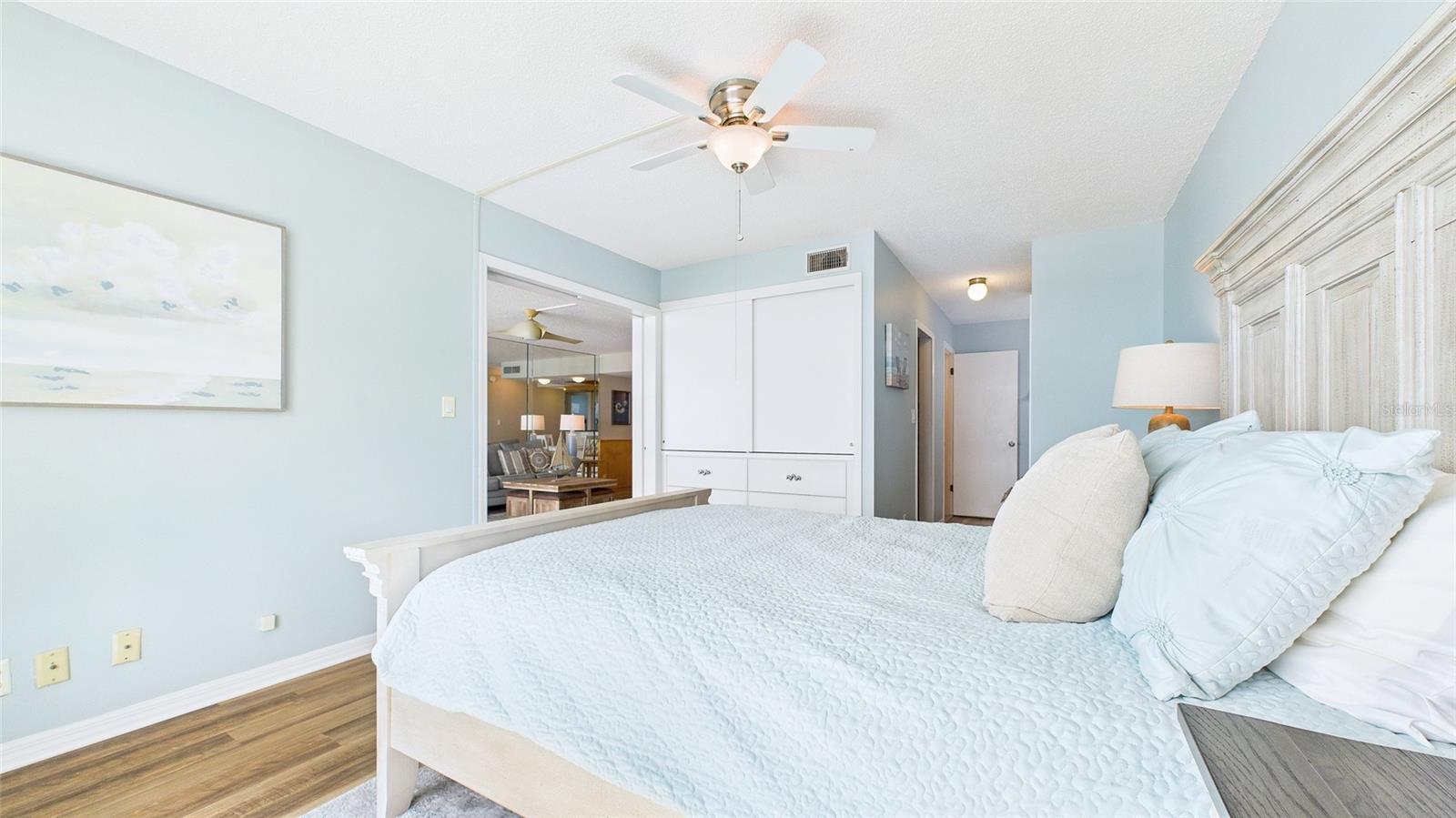 Image 21 of 40 For 2539 Gary Circle 602