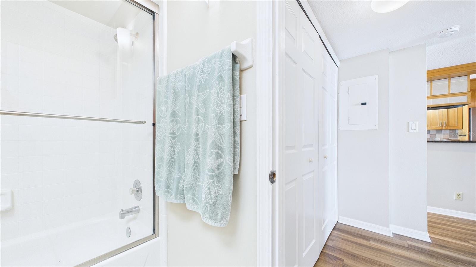 Image 23 of 40 For 2539 Gary Circle 602