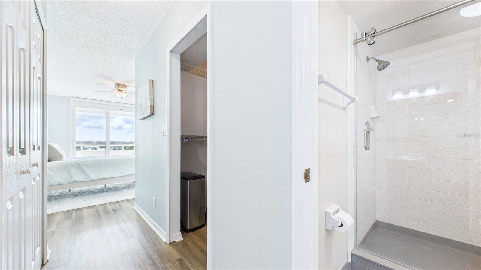 Image 25 of 40 For 2539 Gary Circle 602