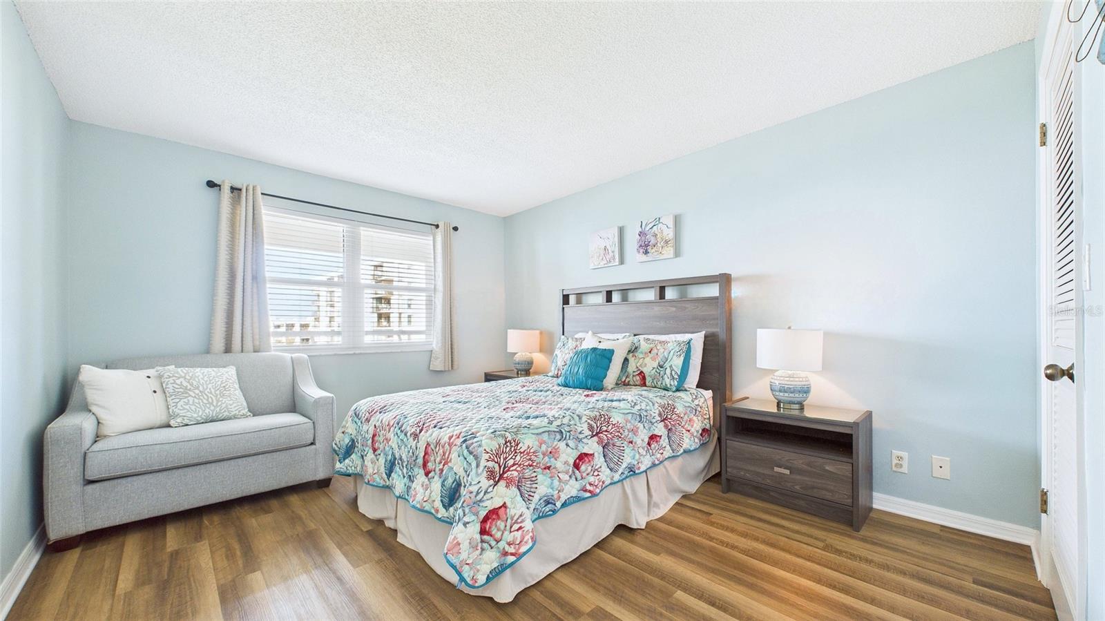 Image 26 of 40 For 2539 Gary Circle 602