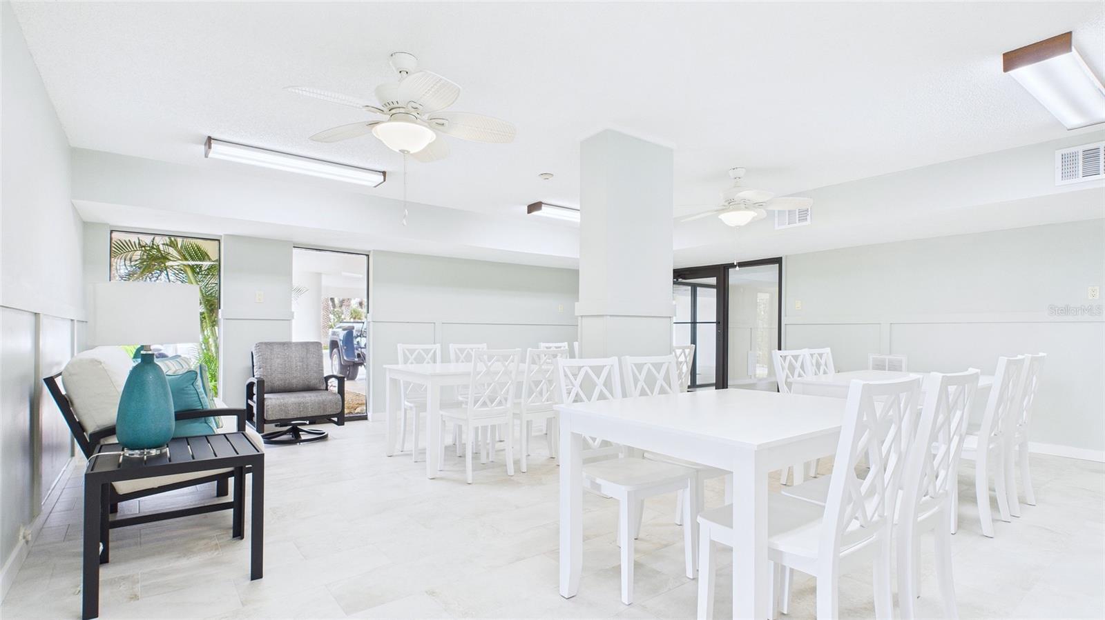 Image 33 of 40 For 2539 Gary Circle 602