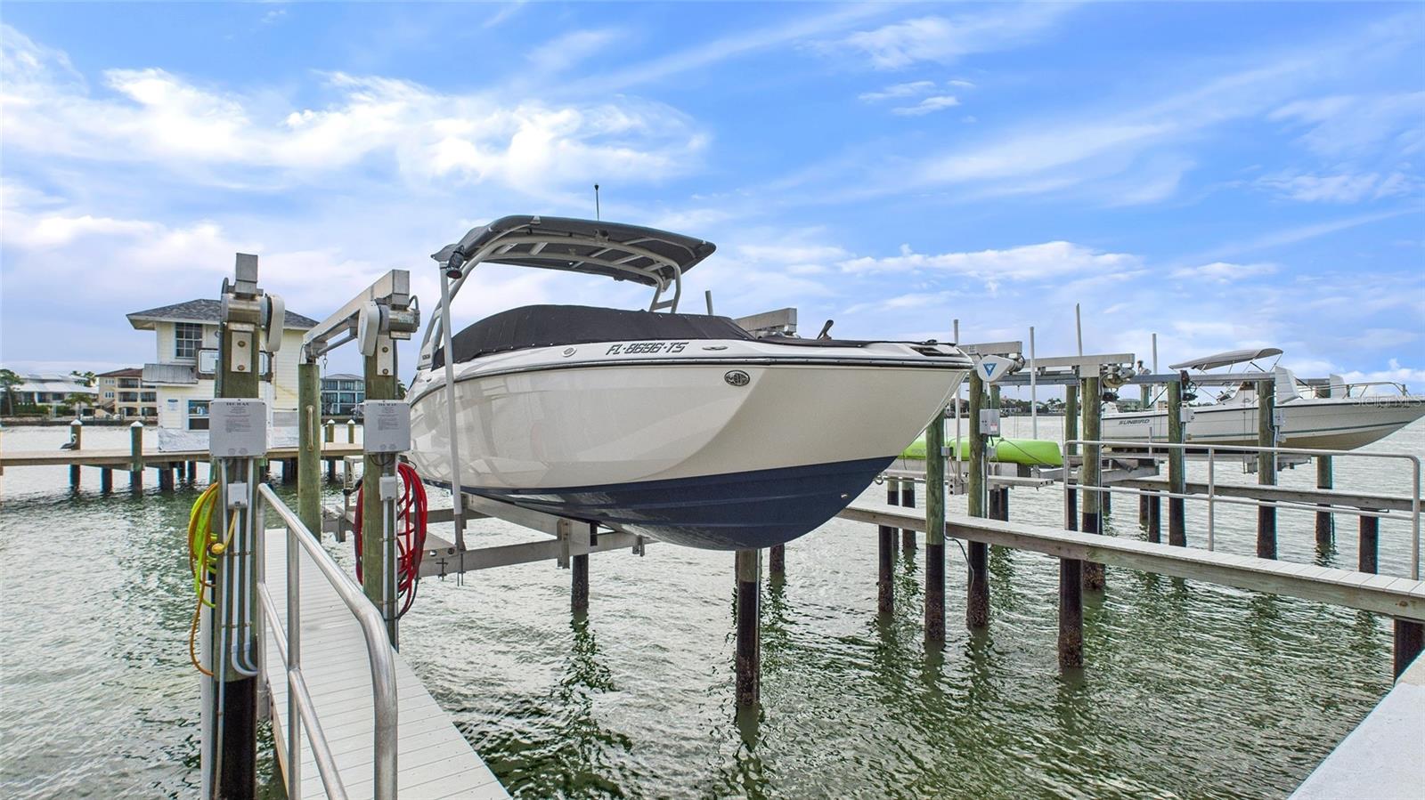 Image 4 of 40 For 2539 Gary Circle 602