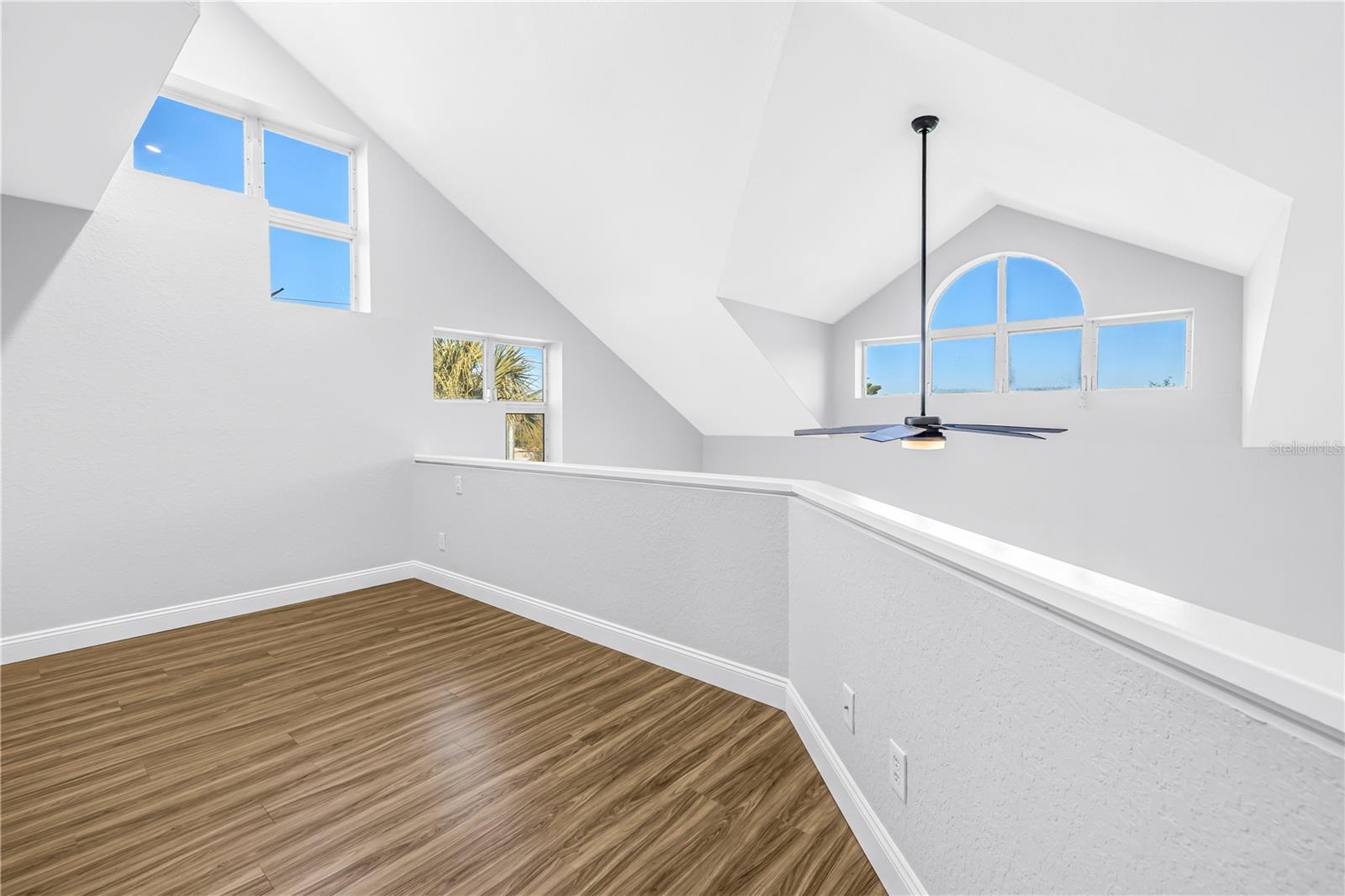 Image 20 of 51 For 1605 Royal Palm Drive S A