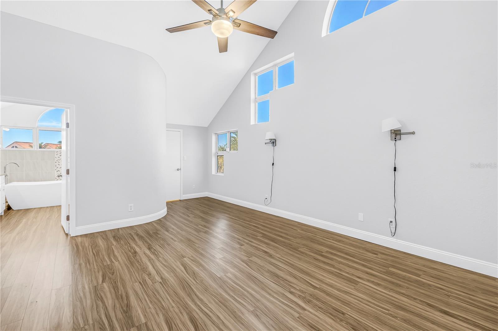 Image 21 of 51 For 1605 Royal Palm Drive S A