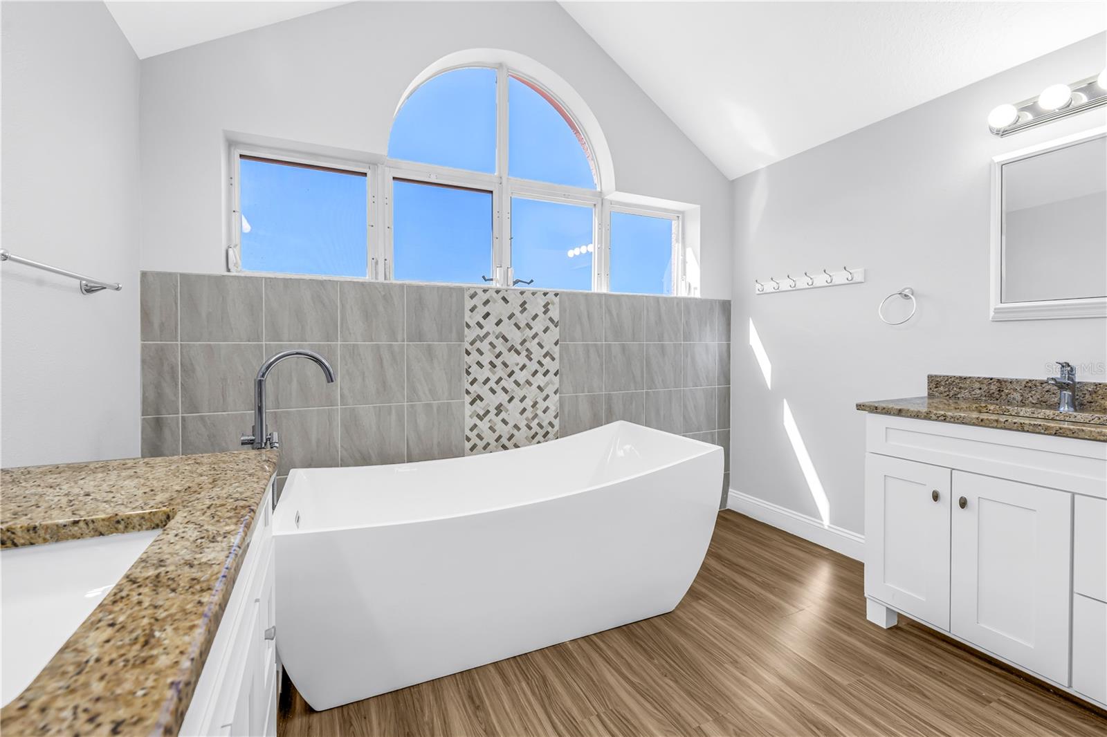 Image 25 of 51 For 1605 Royal Palm Drive S A