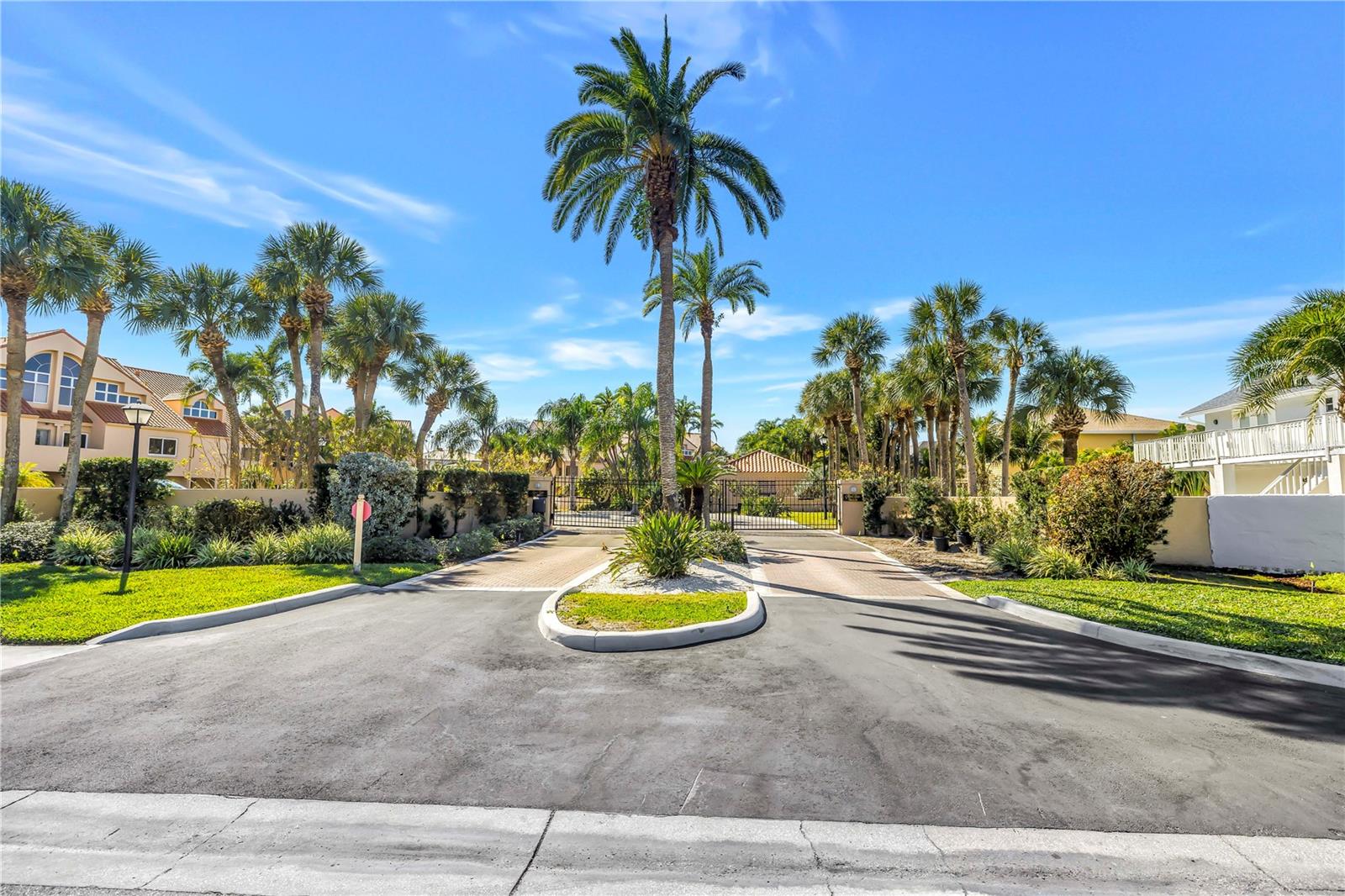 Image 3 of 51 For 1605 Royal Palm Drive S A