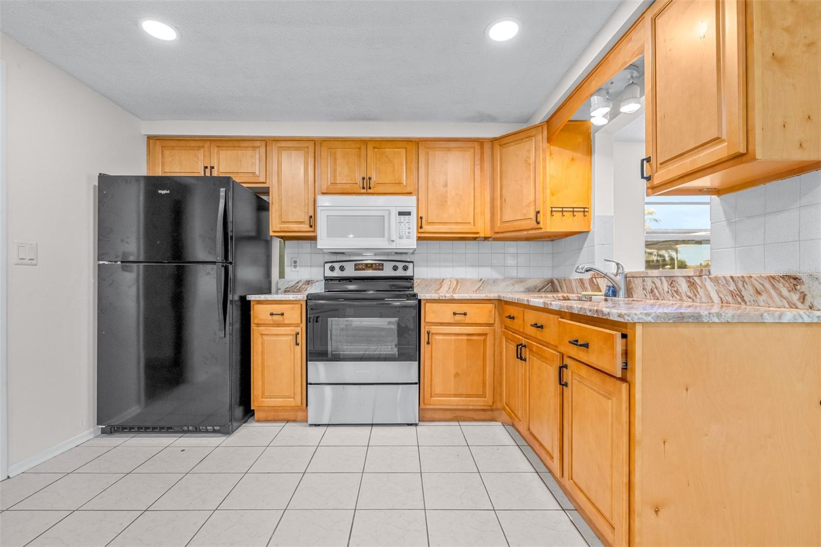 Image 18 of 42 For 3711 Elmwood Drive