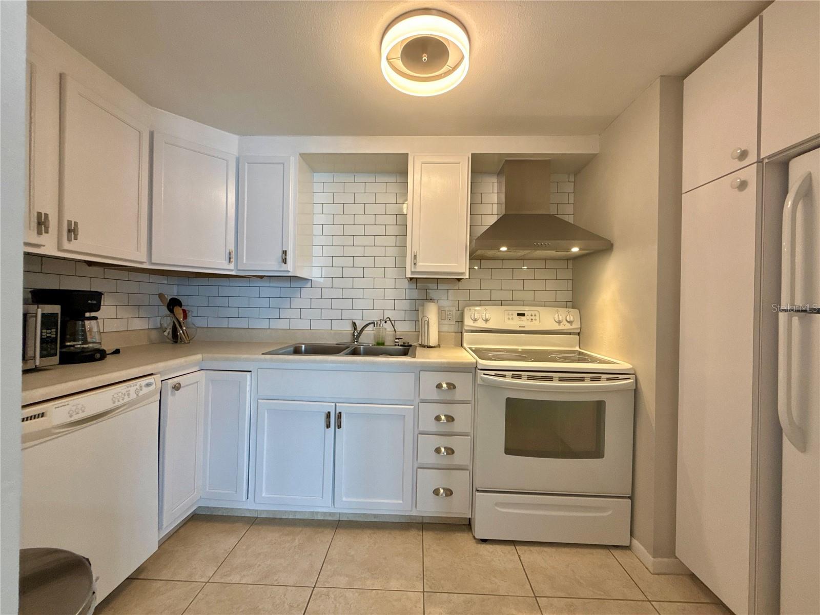 Image 6 of 27 For 58 Collier Boulevard 1704