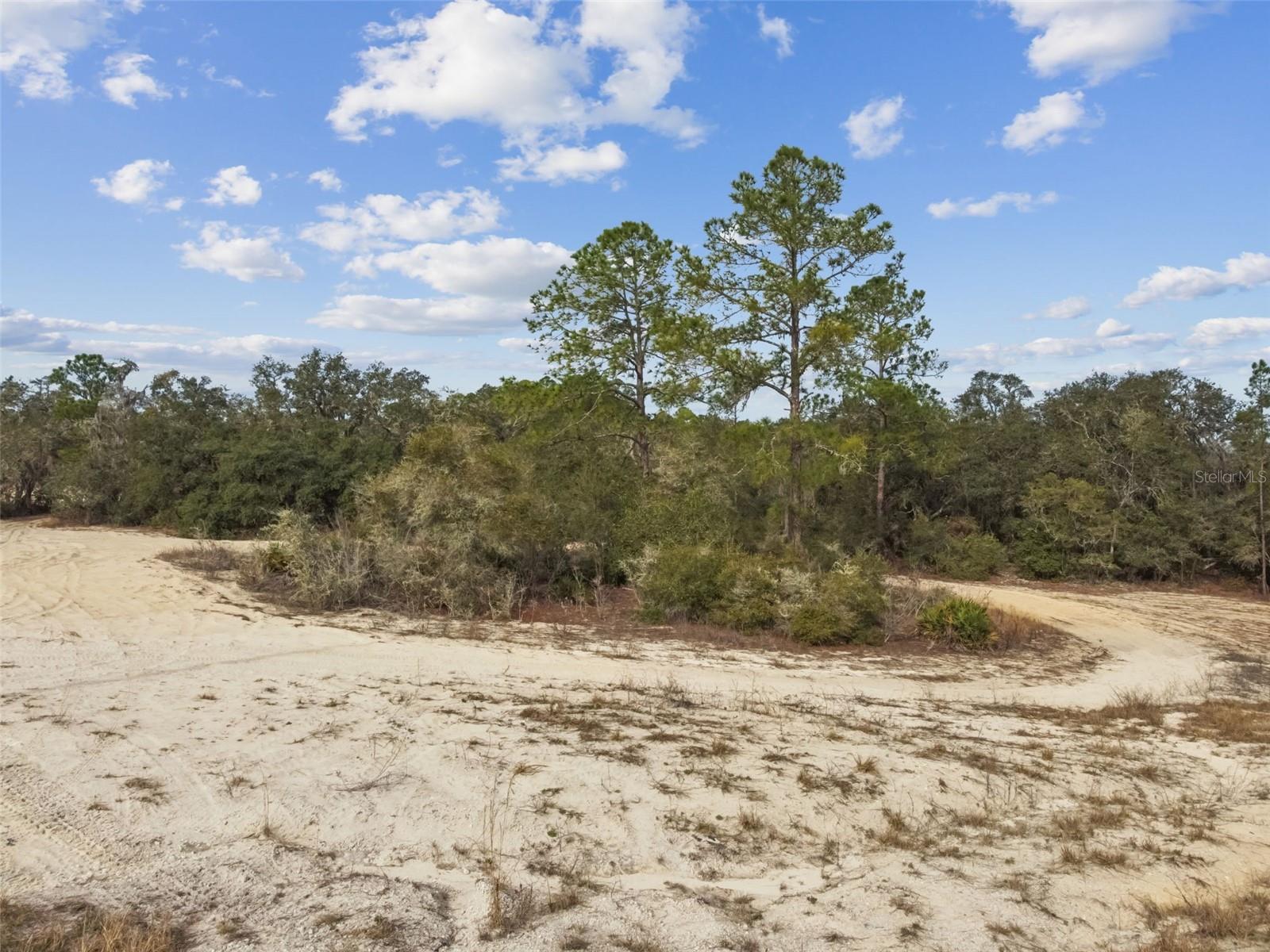 Image 11 of 27 For Hardstone Drive