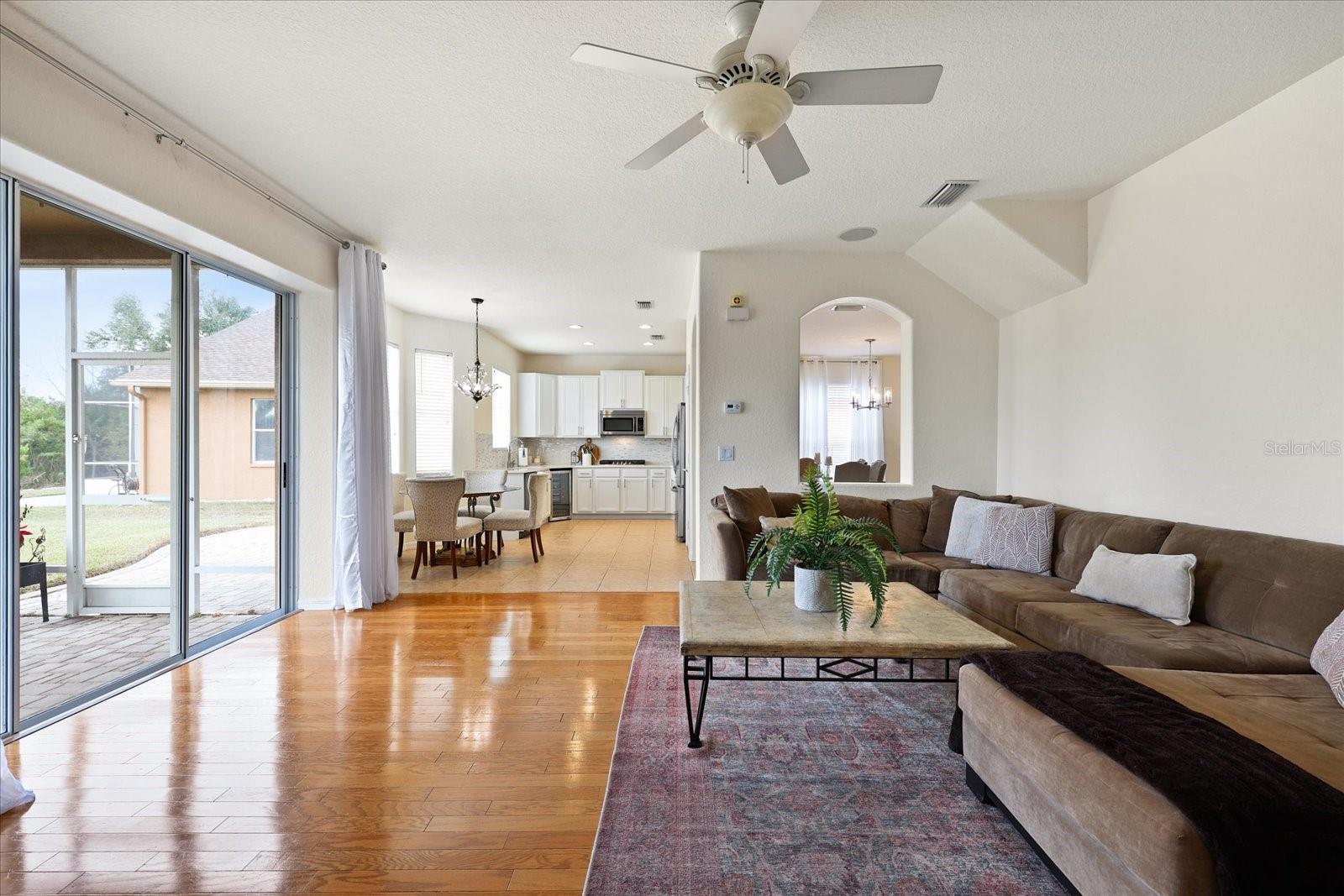 Image 16 of 51 For 10721 Banfield Drive