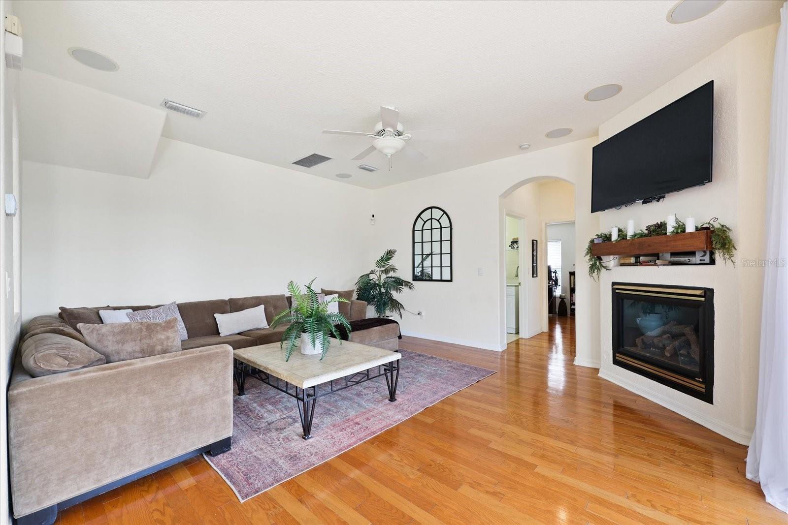 Image 17 of 51 For 10721 Banfield Drive