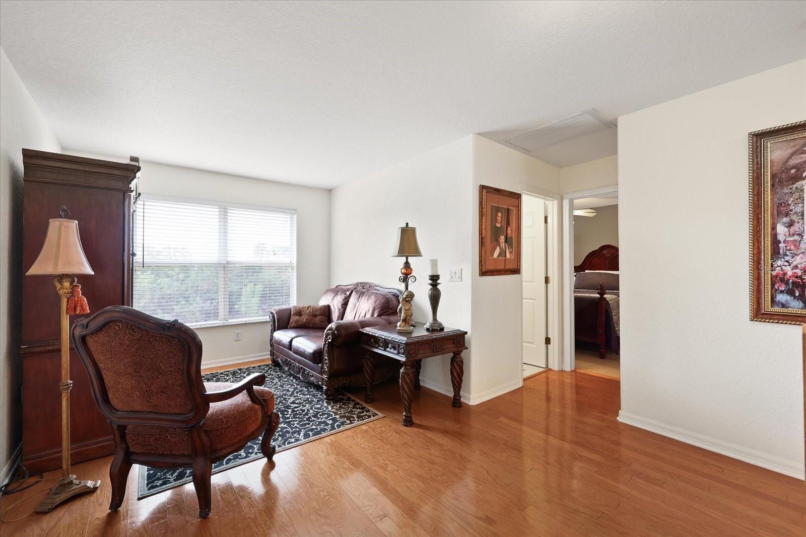 Image 21 of 51 For 10721 Banfield Drive