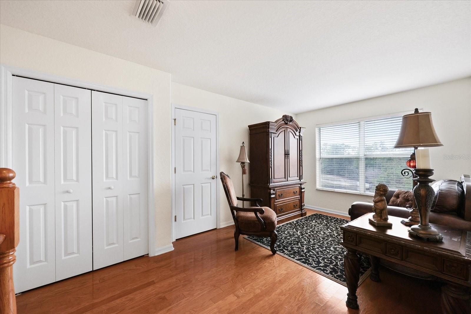 Image 23 of 51 For 10721 Banfield Drive