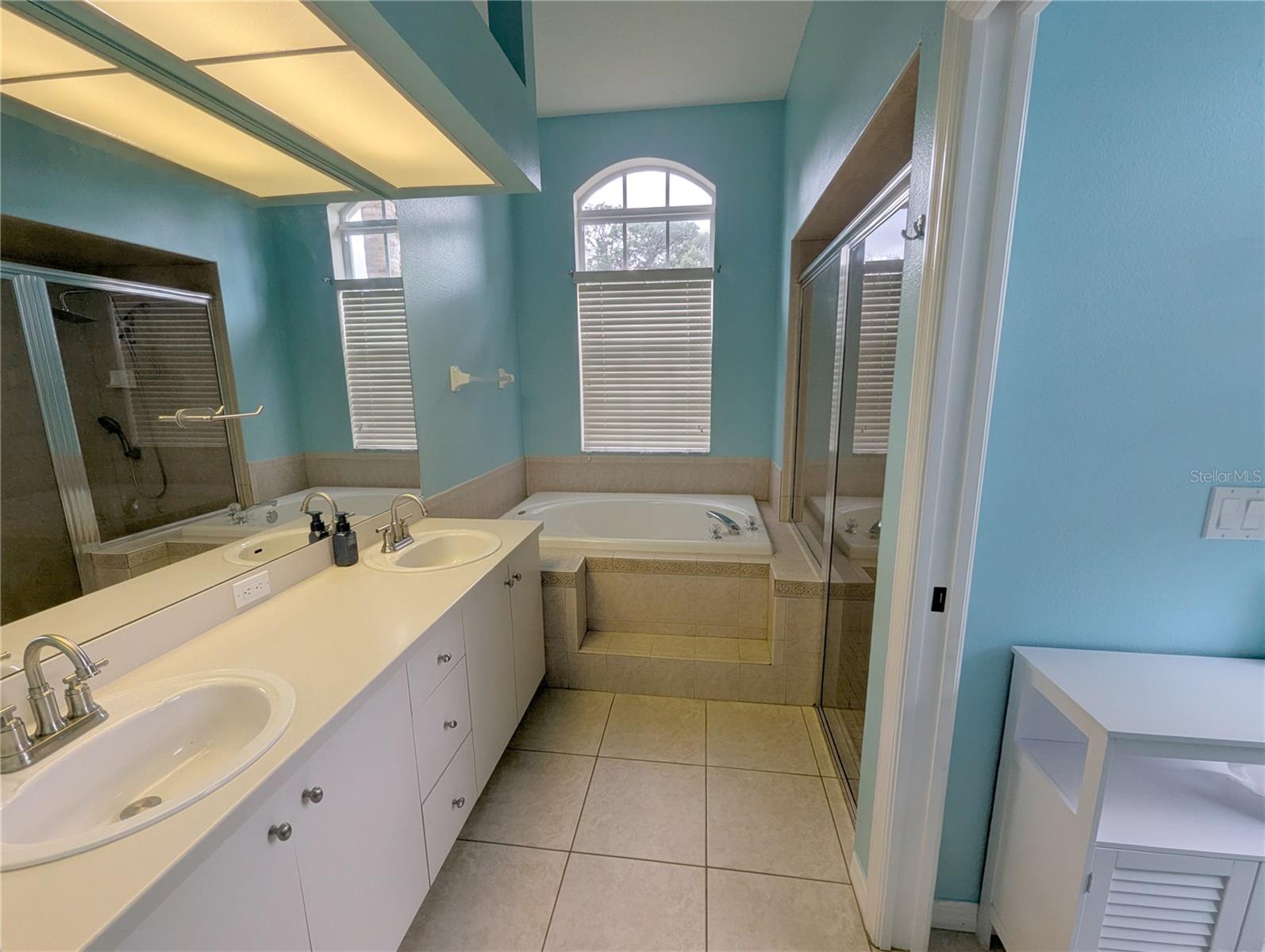 Image 11 of 52 For 8 Fig Court E