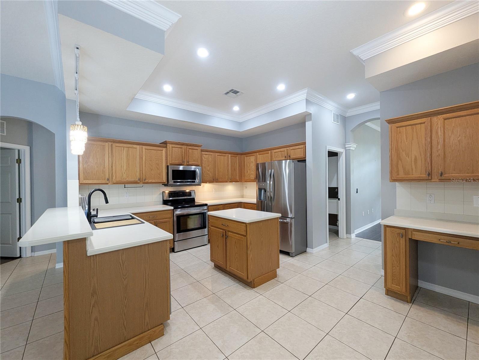 Image 21 of 52 For 8 Fig Court E