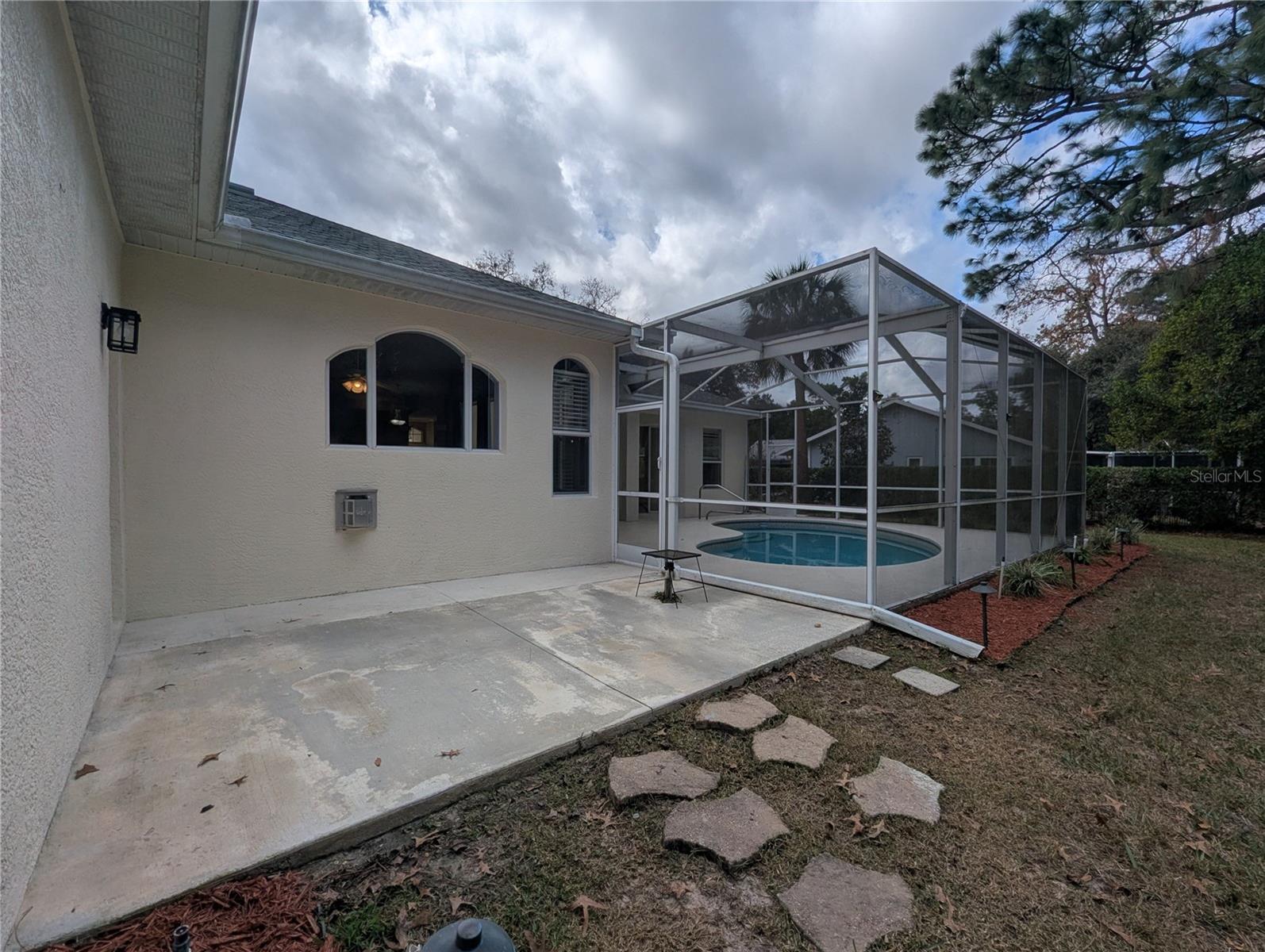 Image 37 of 52 For 8 Fig Court E