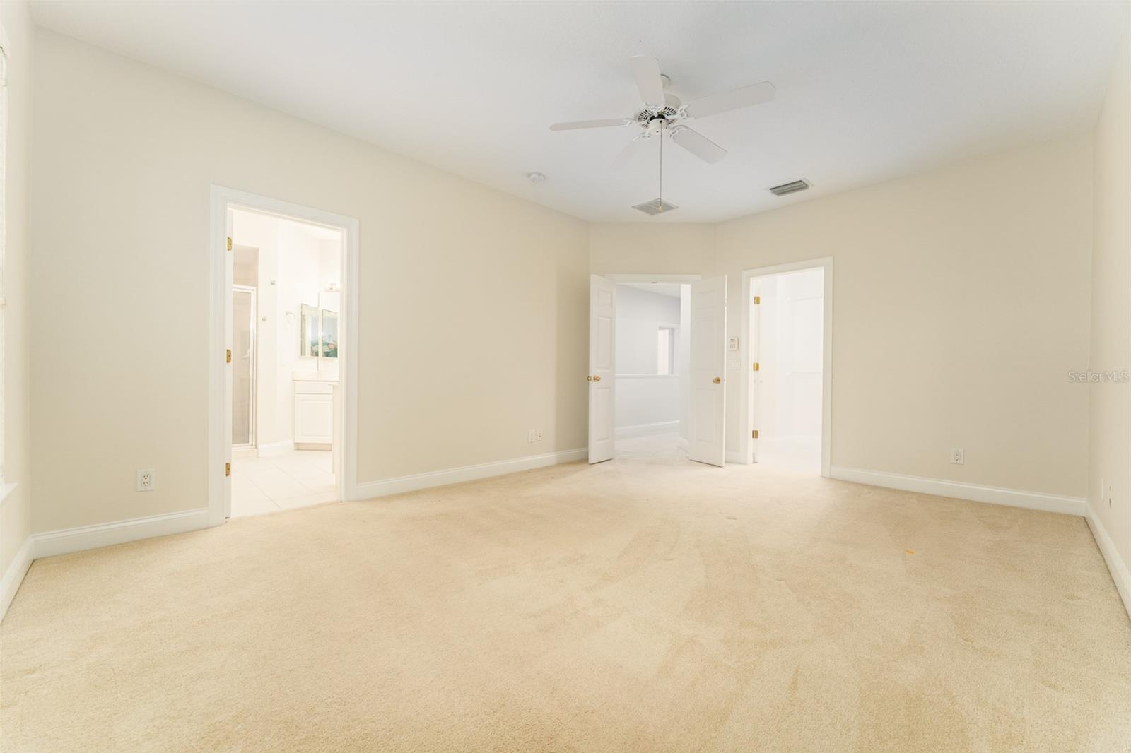 Image 26 of 49 For 3415 Heards Ferry Drive