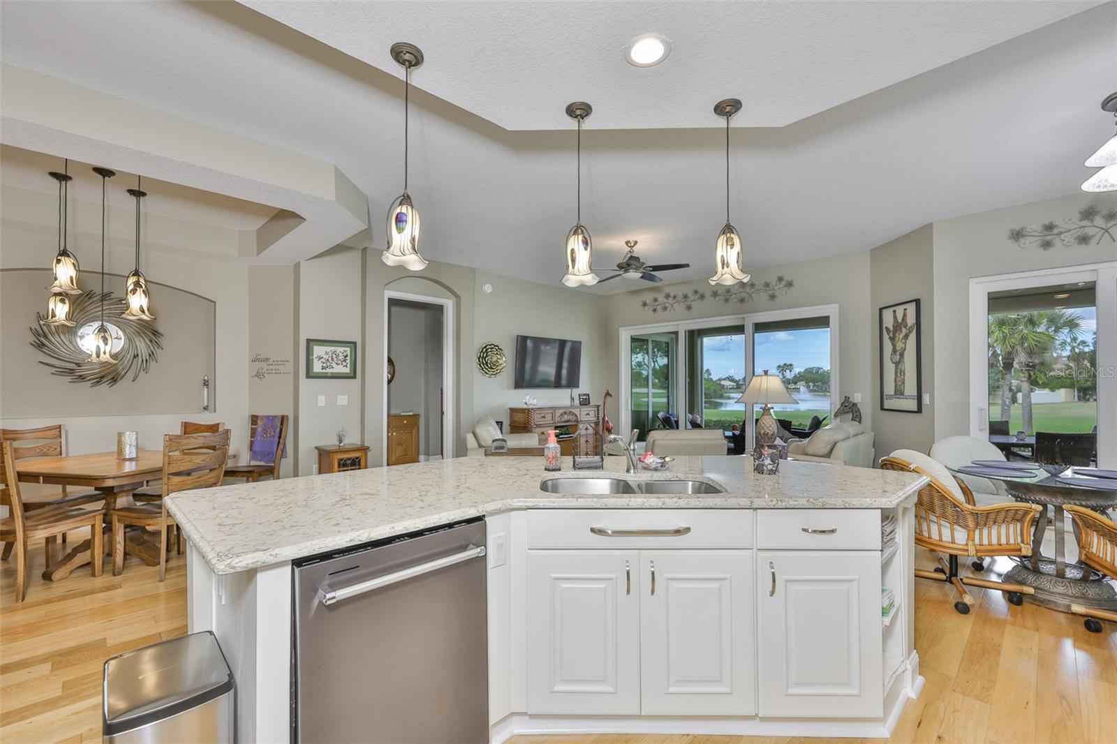 Image 9 of 42 For 1351 Emerald Dunes Drive