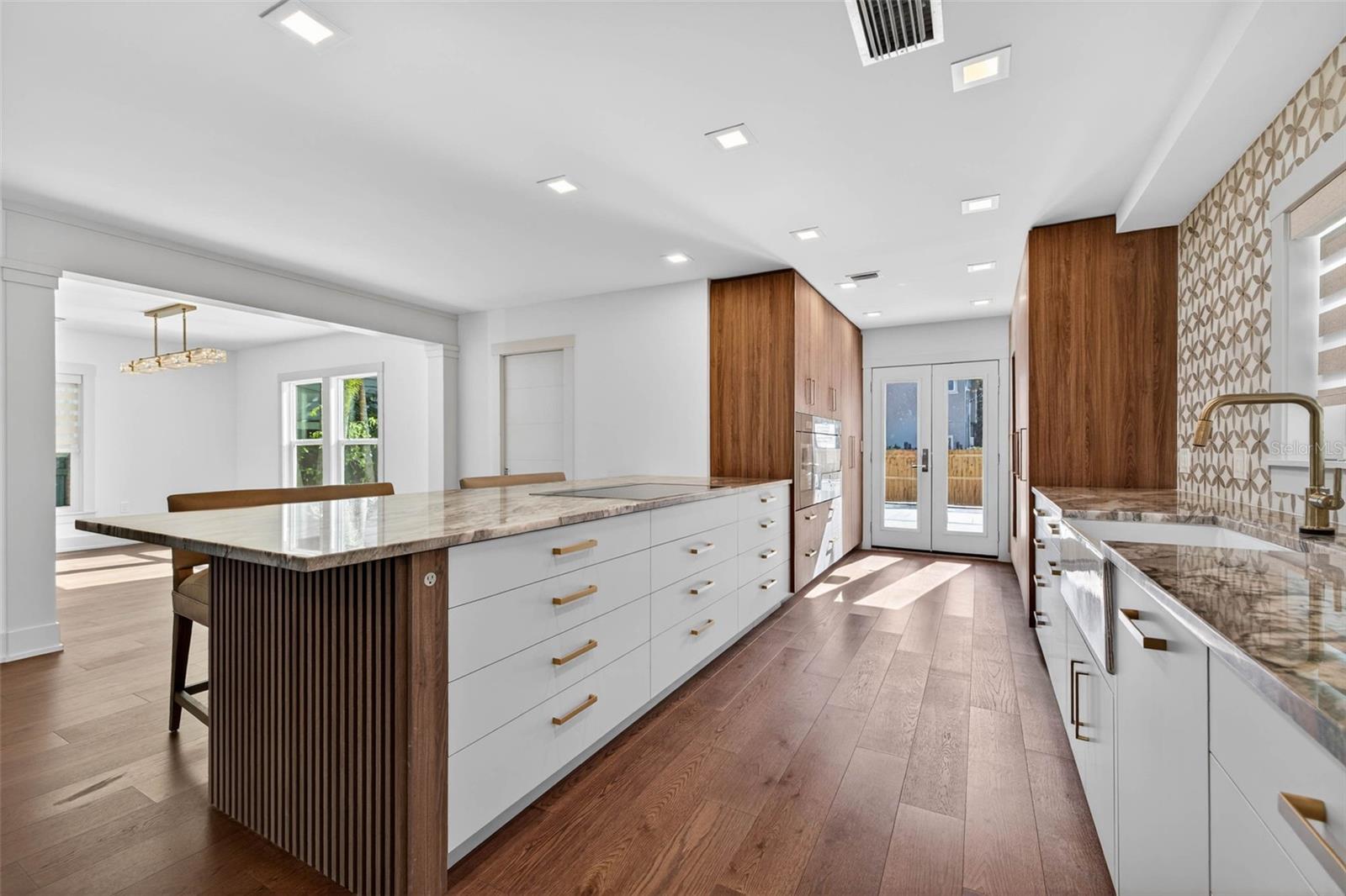 Image 10 of 43 For 124 19th Avenue N