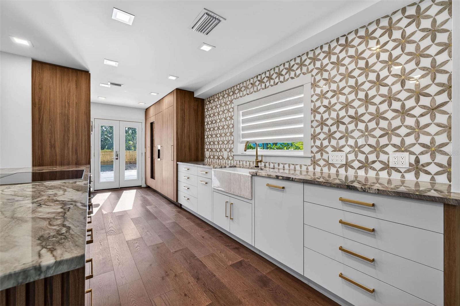 Image 11 of 43 For 124 19th Avenue N