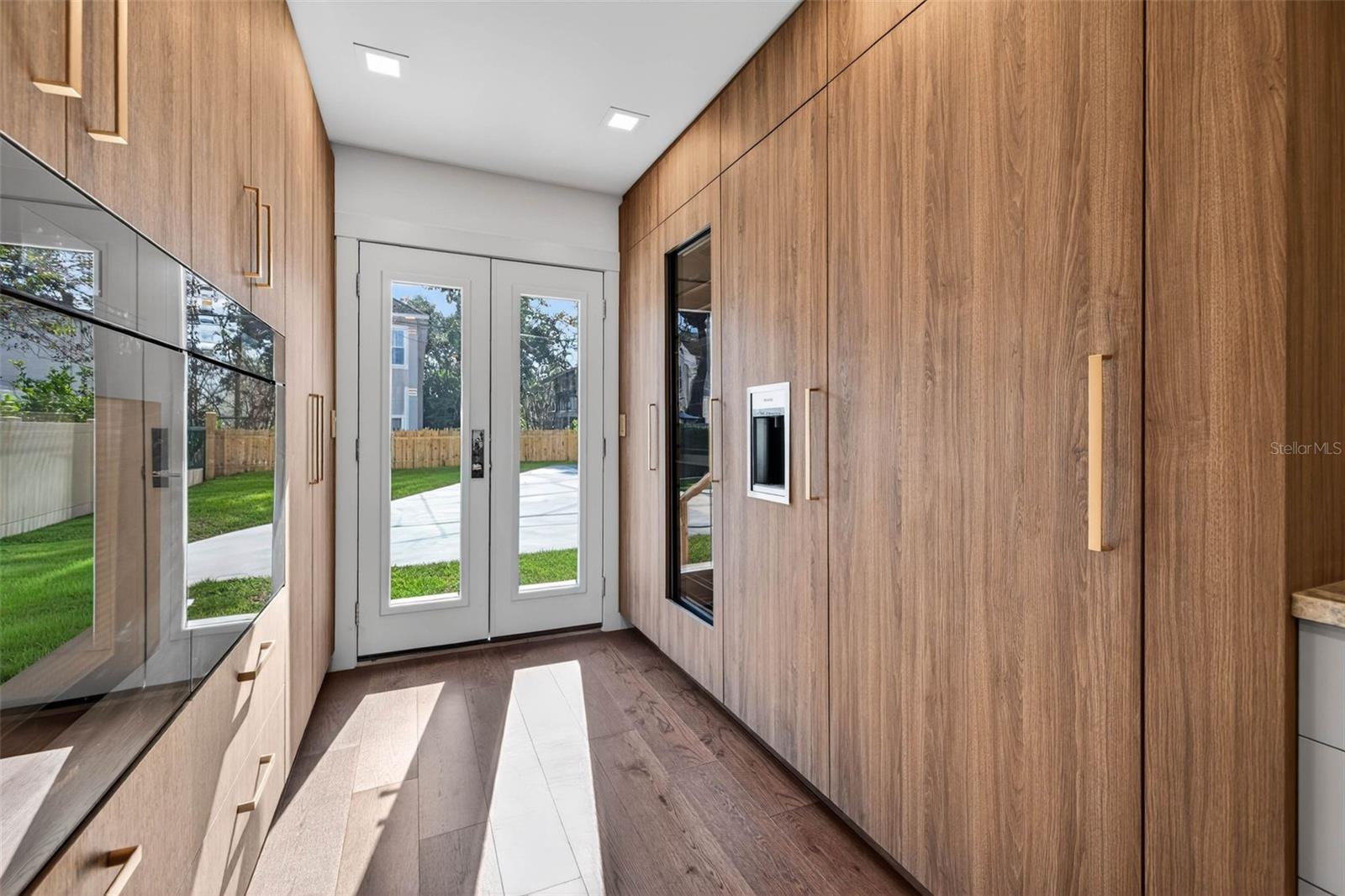 Image 12 of 43 For 124 19th Avenue N