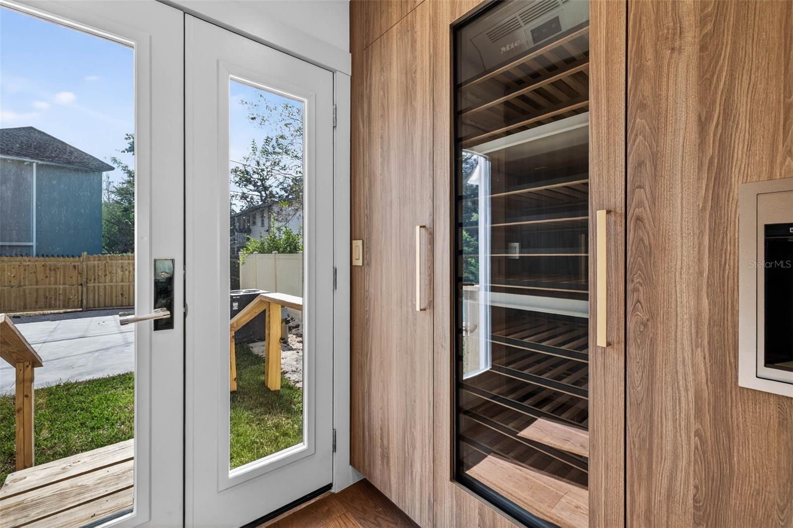 Image 14 of 43 For 124 19th Avenue N