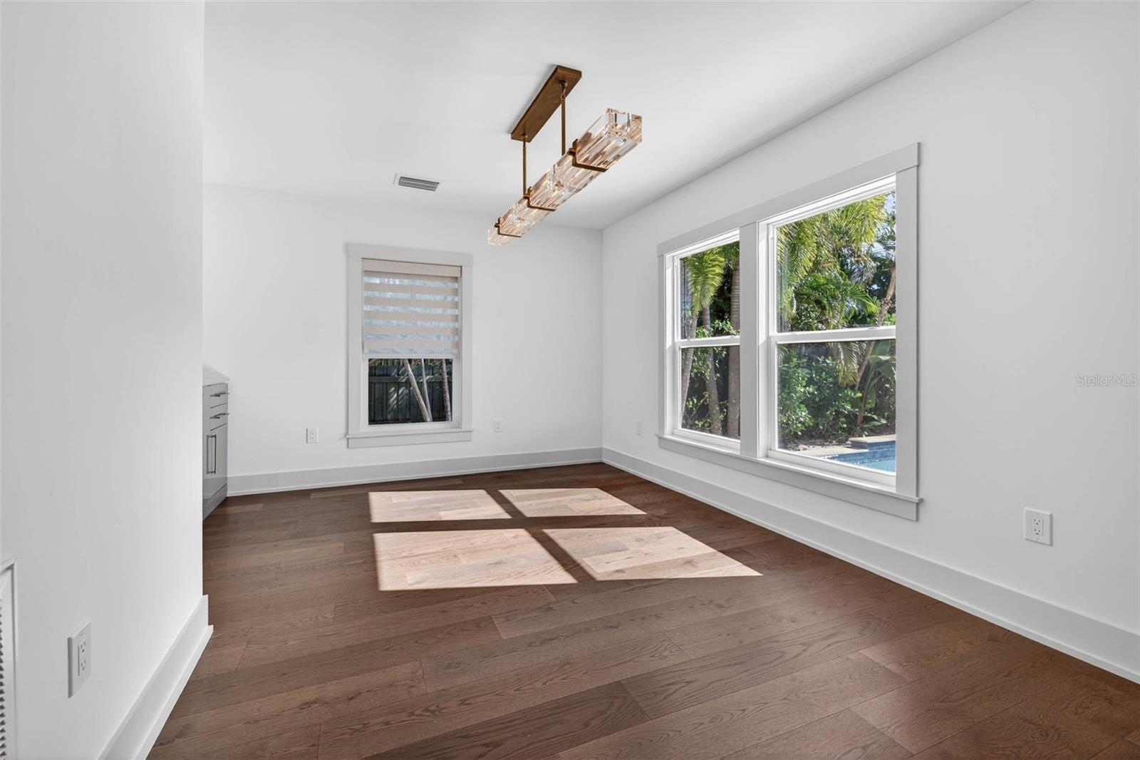 Image 18 of 43 For 124 19th Avenue N