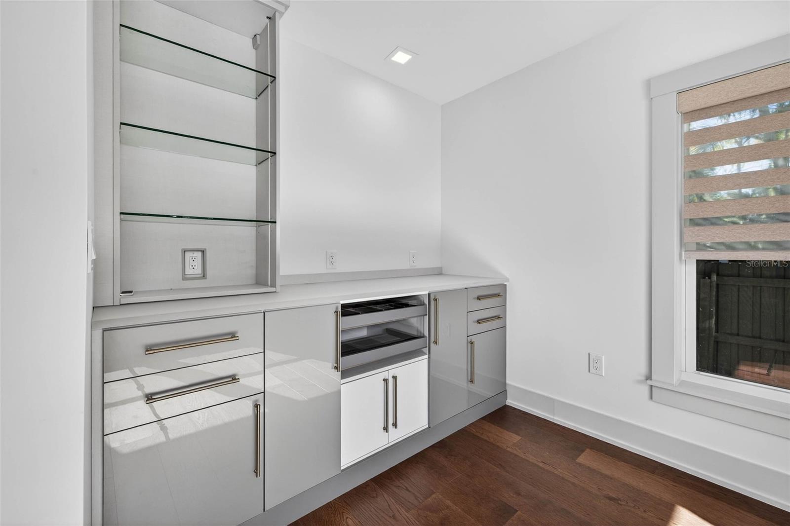 Image 19 of 43 For 124 19th Avenue N