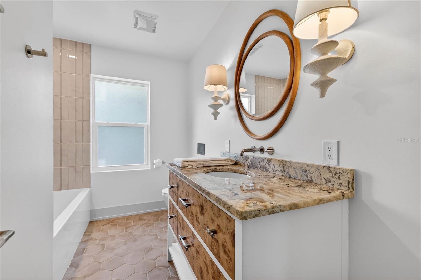 Image 30 of 43 For 124 19th Avenue N