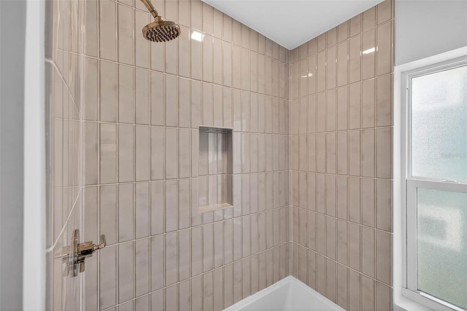 Image 31 of 43 For 124 19th Avenue N