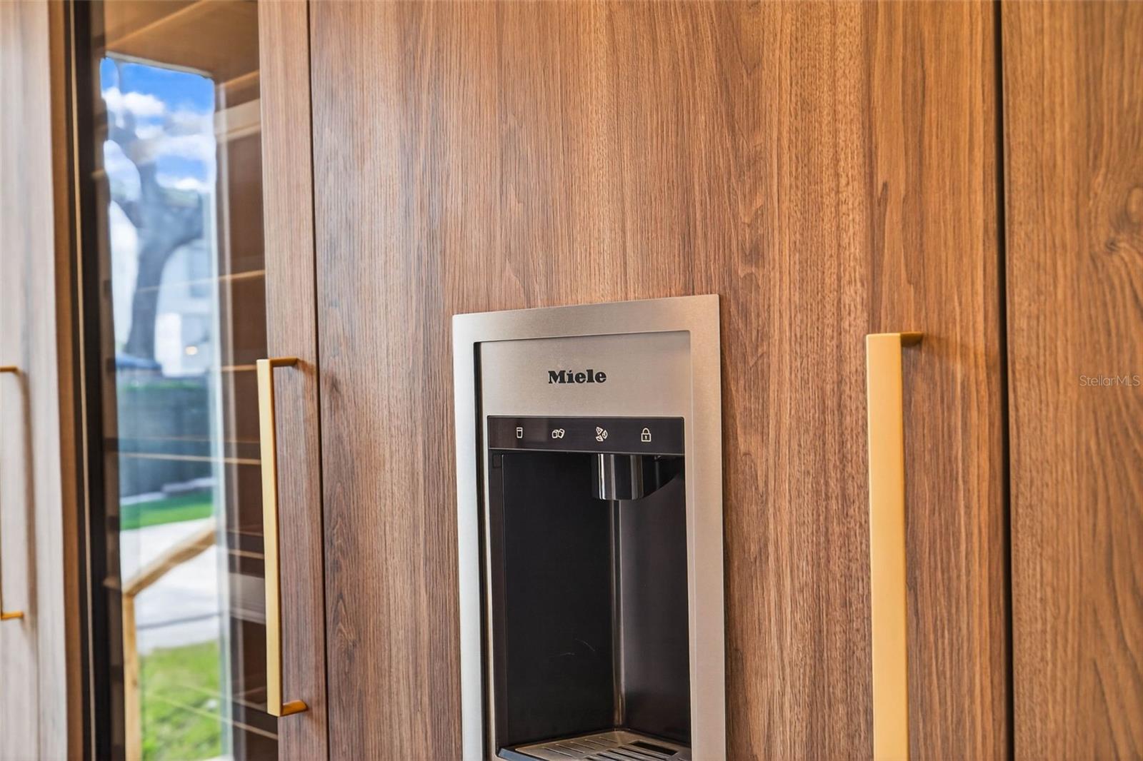 Image 37 of 43 For 124 19th Avenue N