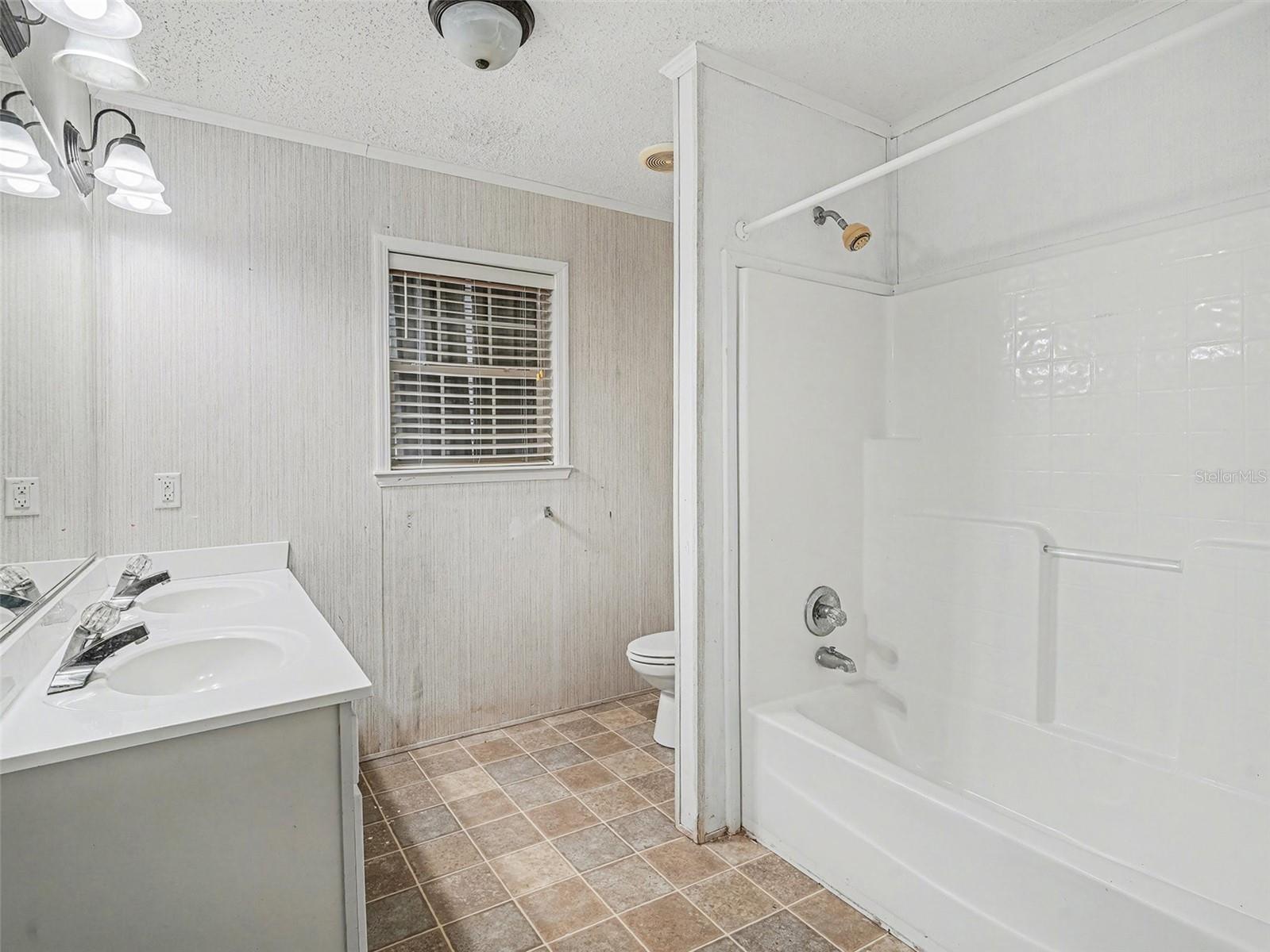 Image 20 of 35 For 15420 Olive Circle