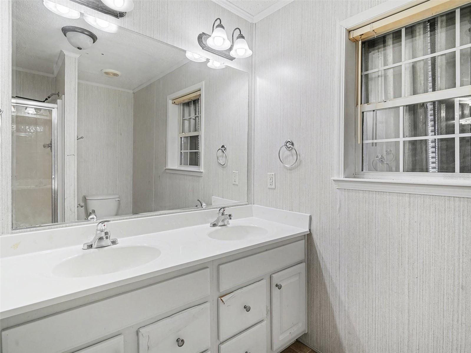 Image 27 of 35 For 15420 Olive Circle