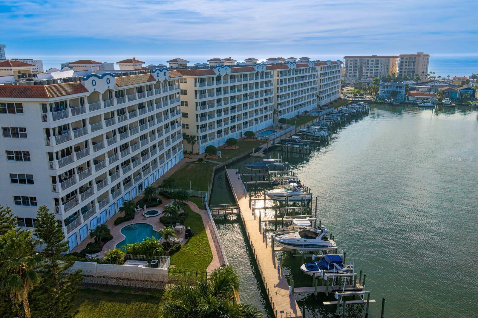 Image 22 of 91 For 17745 Gulf Boulevard 502