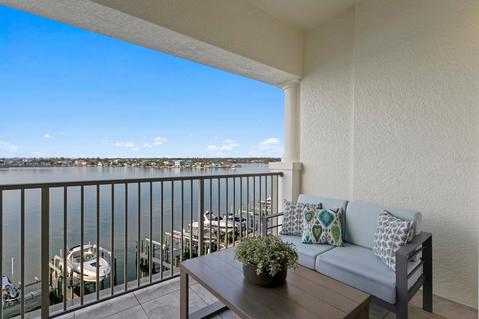 Image 27 of 91 For 17745 Gulf Boulevard 502